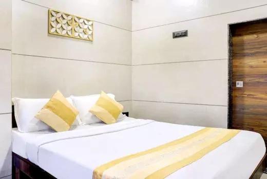 Hotel Amrita Mogappair Chennai Exteriör bild