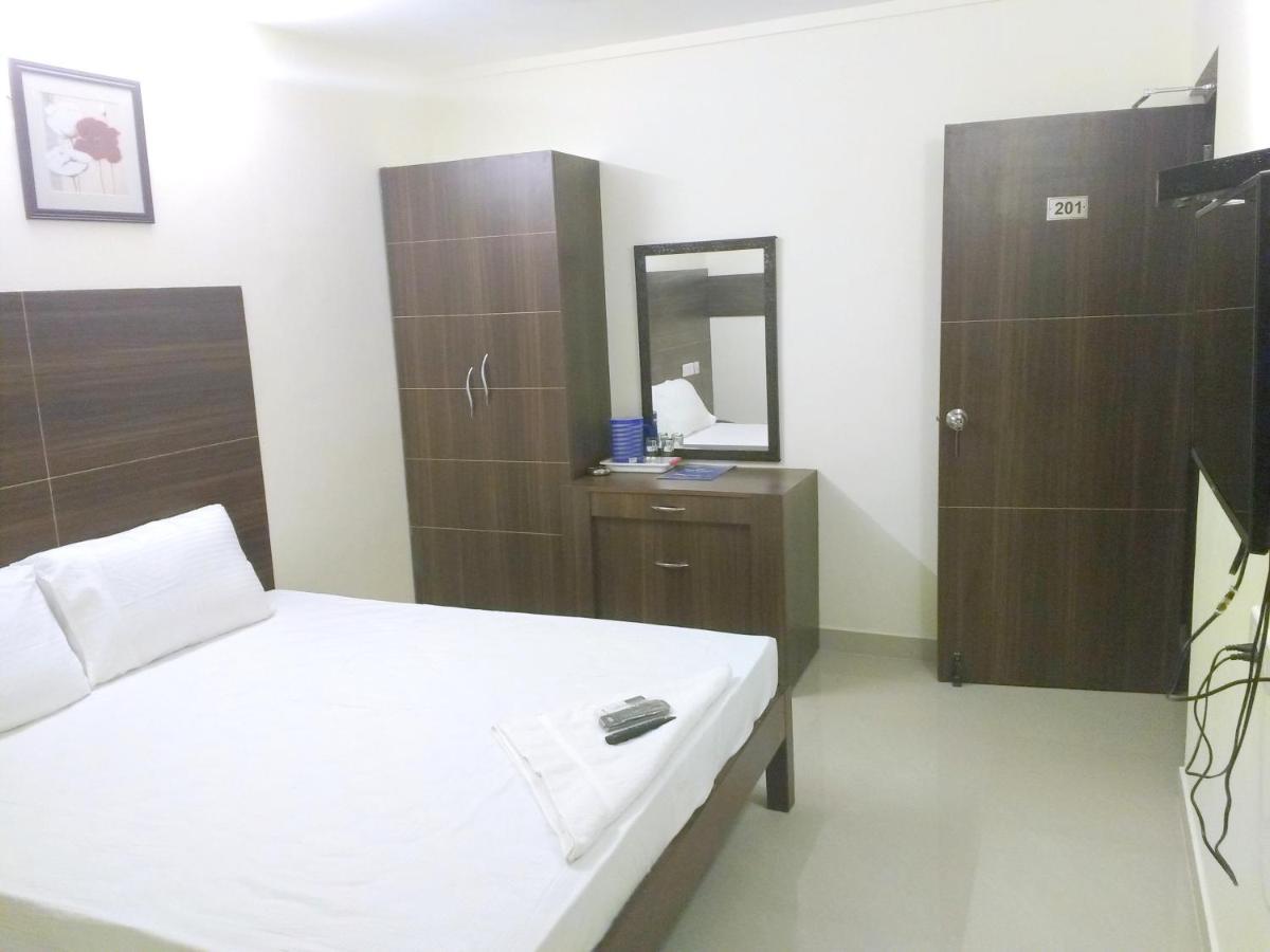 Hotel Amrita Mogappair Chennai Exteriör bild