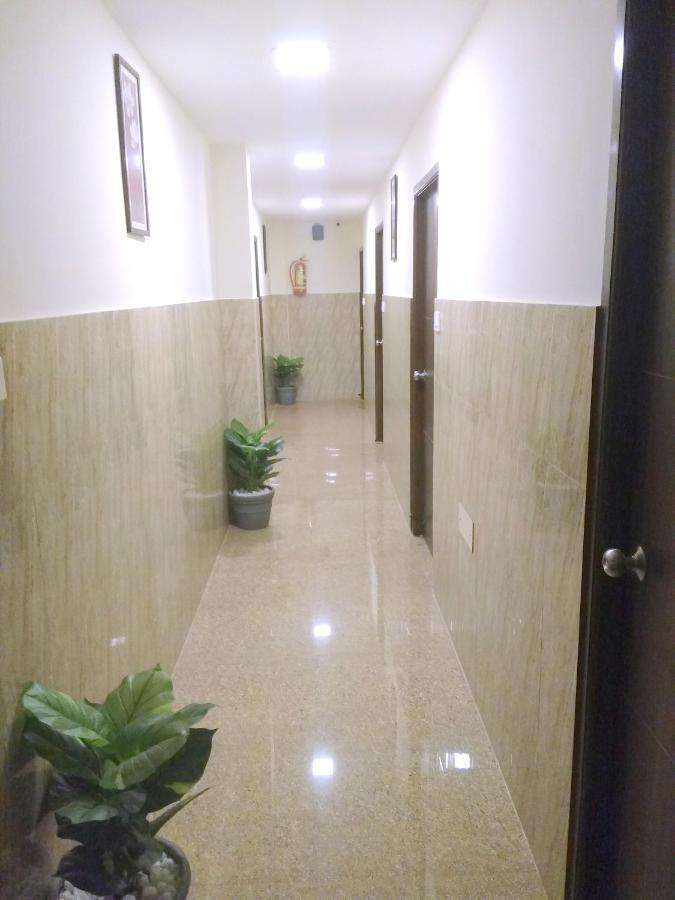 Hotel Amrita Mogappair Chennai Exteriör bild